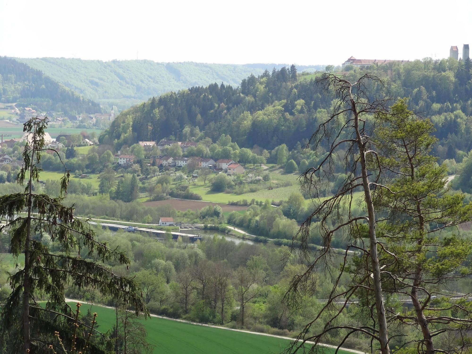 Donauer Im Altmuehltal - Ferienwohnungen Biberbach  ภายนอก รูปภาพ